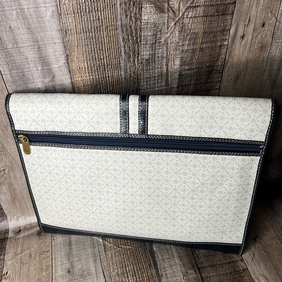 YOLAND VINTAGE MONOGRAM LEATHER CLUTCH - Picture 7 of 14